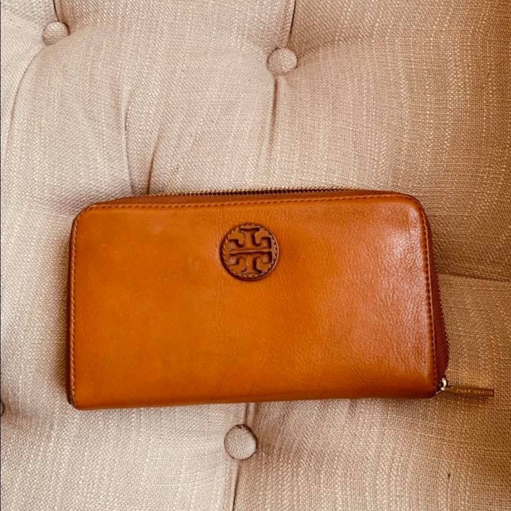 Tory Burch wallet